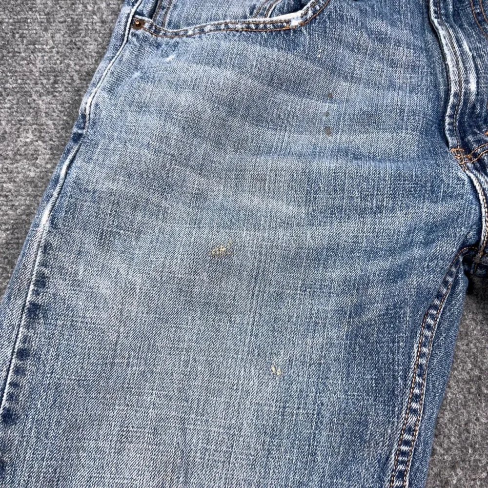 Levi's 559 Relaxed Straight Jeans Mens 32x32 Medium Wash Blue Denim Distressed